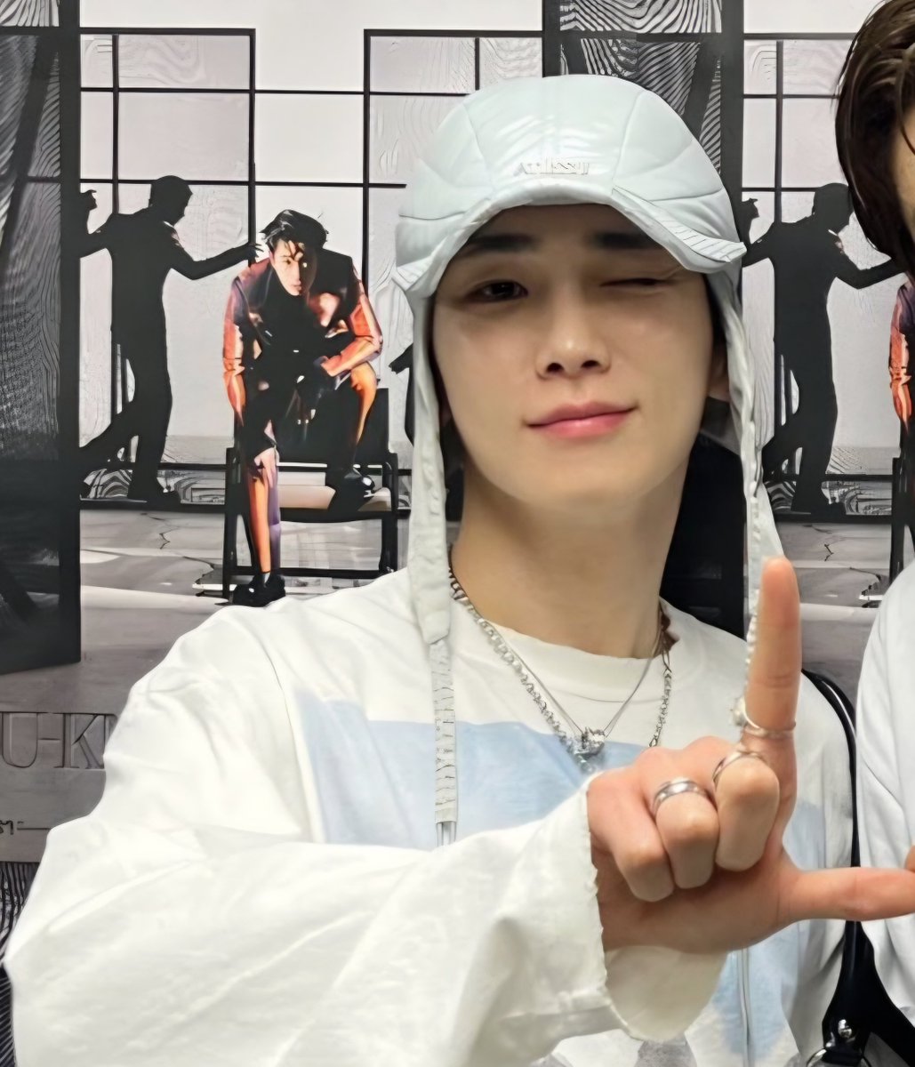 KEYBUM_923's tweet photo. 여자가 그만 정신을 잃었다 https://t.co/QnPcXfLbRQ