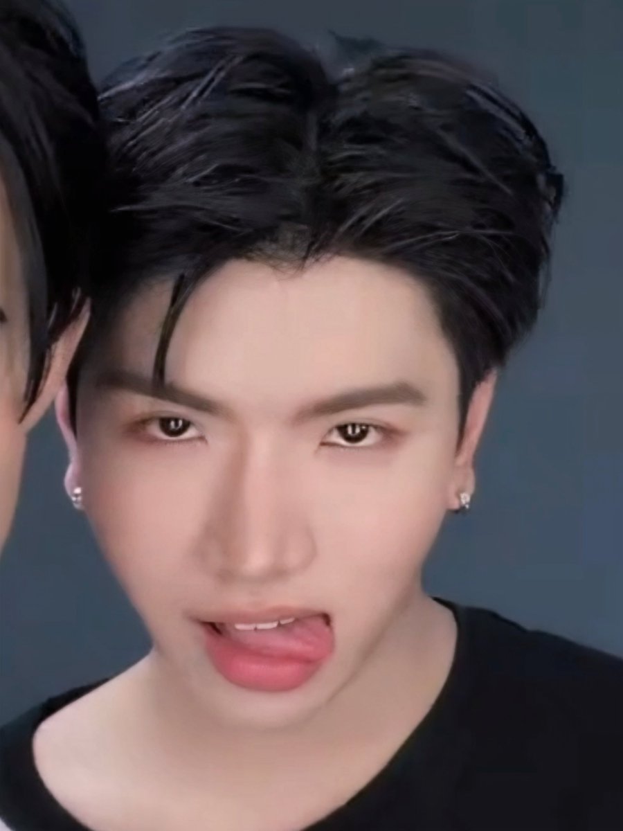 Seen_spaces's tweet photo. ความหล่อ1000/10 อะลุคนี้🫠

#keenkeno https://t.co/Q8joPuYfOT
