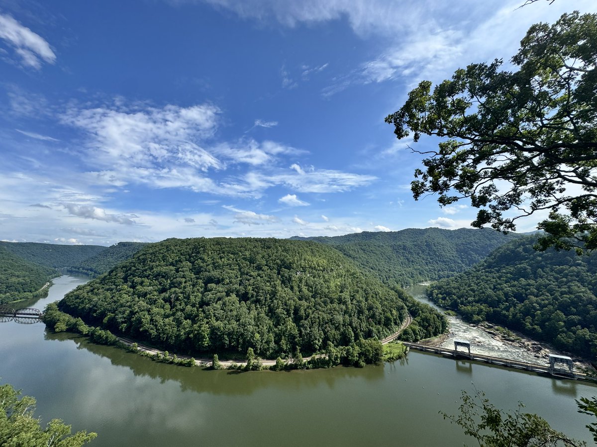 304to956's tweet photo. @FreddyLA7 Love seeing all the wonderful comments about my home state. 🙌🏻 It’s a beautiful place, even with its flaws (which every state has). Just yesterday, I stopped at Hawks Nest, Cathedral Falls, Kanawha Falls, and the Capital while doing the waterfall trail and Swing challenge. https://t.co/MhFILTXwM6