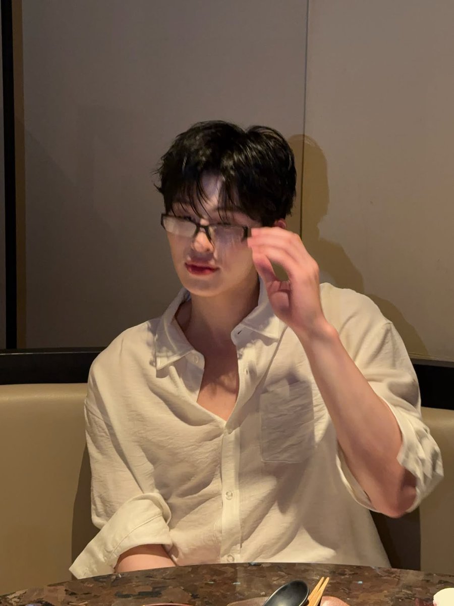 ppnaravit_home's tweet photo. มาคับ มาขาย @ppnaravit 🧡🤍

บุคคลคนนี้ชื่อ ปอนด์ ณราวิชญ์ เลิศรัตน์โกสุมภ์ อายุ 25 ปี ซีรีส์ที่เล่นเรื่องล่าสุด “มีสติแล้วลูกพีช” รับบท คุณธีร์ ธีรกิจ เคียน ลี เจ้าของบริษัทน้ำหอม อาเซนี่ และผลงานการแสดง���ื่น ๆ อีกมากมาย ไม่ว่าจะเป็น ปลาบนฟ้า  เพื่อนายแค่หนึ่งเดียว โคตรเหงาเรา2คน we are คือเรารักกัน LeapDay มีสติหน่อยคุณธีร์ มีผลงานด้านเพลงมากมาย รวมถึงมีวง T-pop ชื่อ Jasper สมาชิก 4 คน เป็นเจ้าของแบรนด์ WITH U GURT , Apollo Brand 

และฝากผลงานในอนาคตอย่าง HighandLowSeries ด้วยนะคะ 

PPNARAVIT IG 6M 

#ท่านปอนด์6ล้านฟอลไอจี