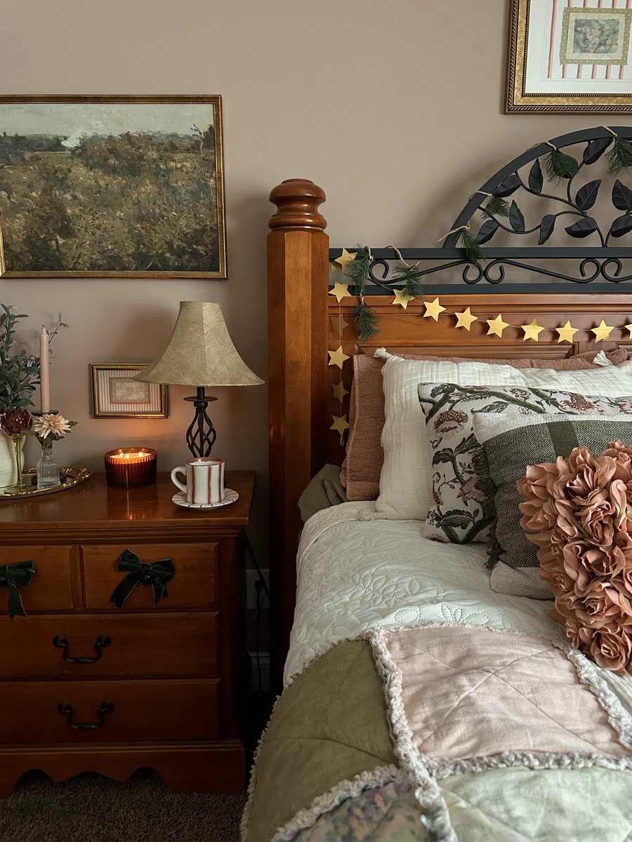 AcademiaDreams's tweet photo. comfy bedroom inspiration 🪴 https://t.co/sjWb06JyKo