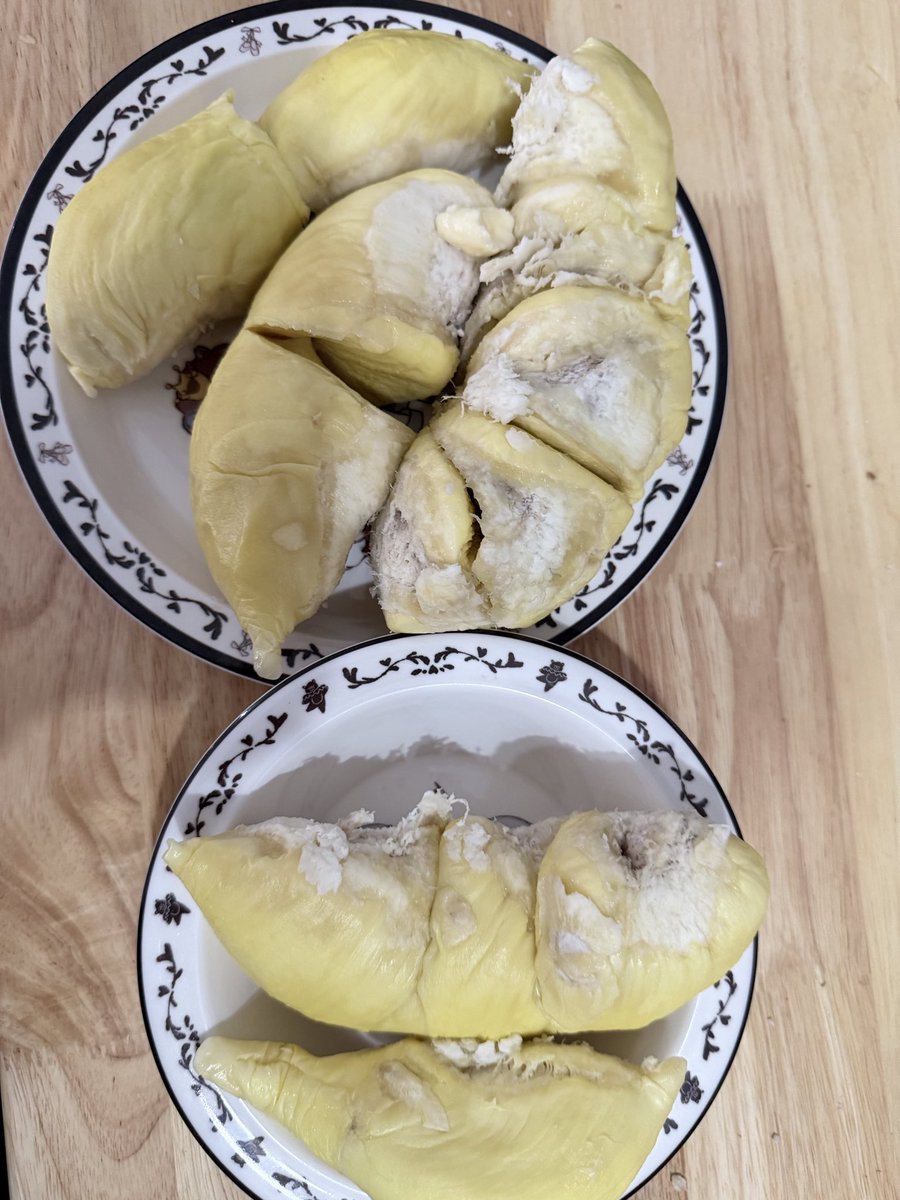 _QWQ_0531's tweet photo. 又双吃榴莲😋 https://t.co/RcGG8hkcLk