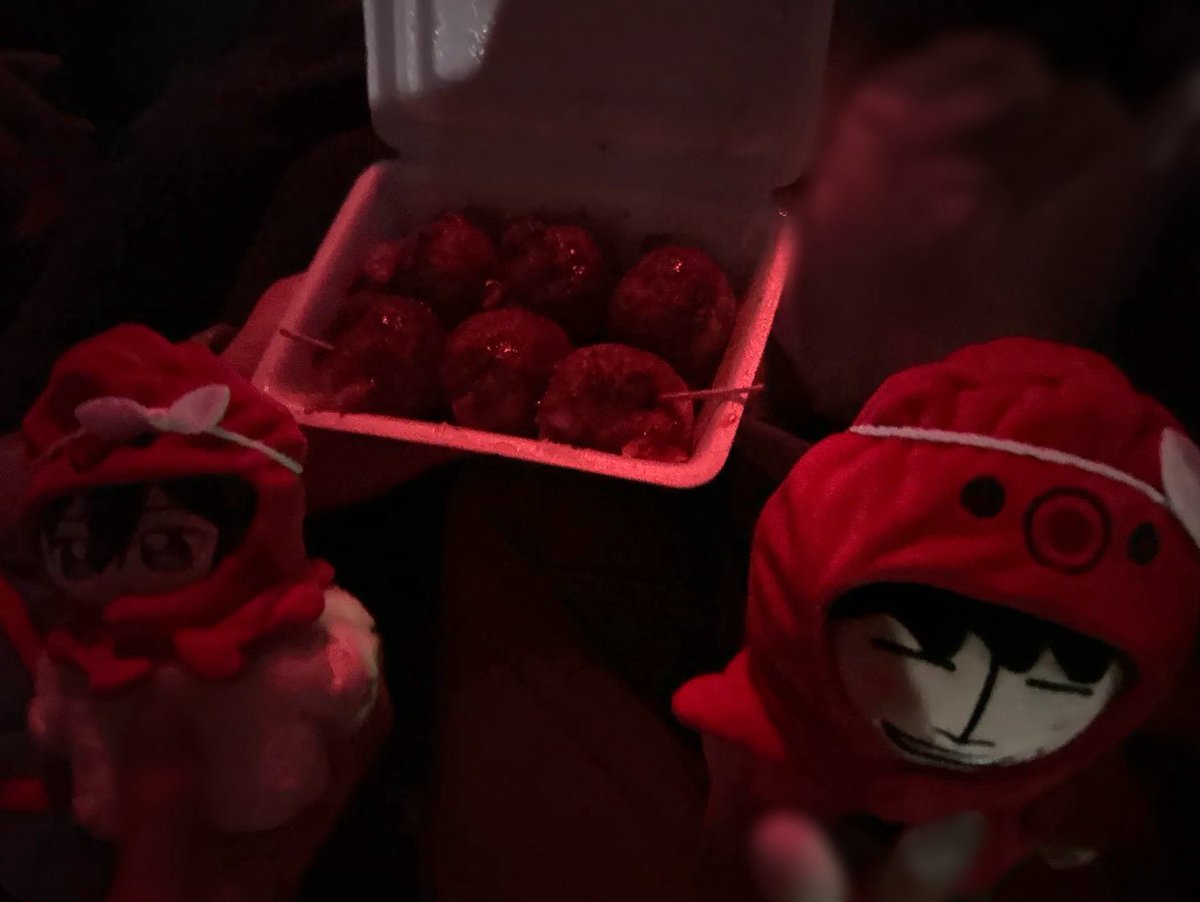 meroi_chan's tweet photo. 異文化交流〜たこ焼きにタコを添えて〜 https://t.co/GsygI3YyLy