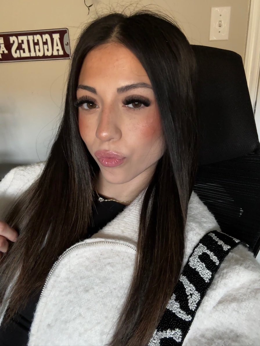 Gaby tweet media