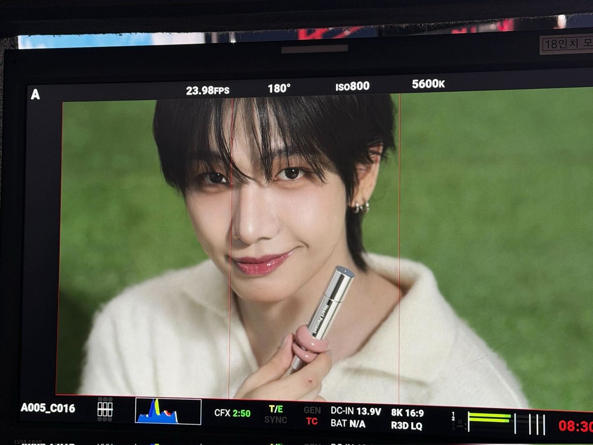 myungjhrae's tweet photo. Every frame has its own mood, but this one lands different. The messy hair, backstage lights, tangled earphones, everything clicked at the right second and somehow turned a simple selfie into something that feels effortlessly cinematic. https://t.co/lrxMlf2m6a