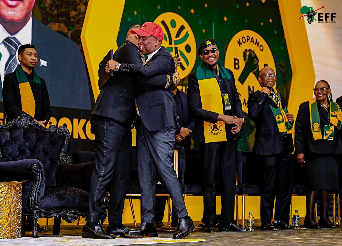EFFSouthAfrica's tweet photo. ♦️In Pictures♦️

The President and Commander in Chief of the EFF @Julius_S_Malema greeting the Botswana National Front (BNF) President, Duma Boko at the BNF National Conference earlier today.

Let us choose our people at all material times, regardless of what personal cost it may impose on us.