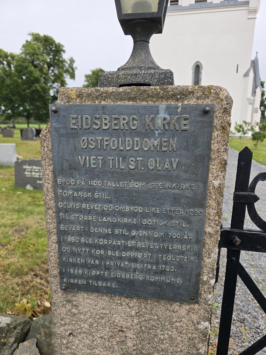 Carentusiast's tweet photo. Eidsberg kirke. https://t.co/4oEyQSXEwR