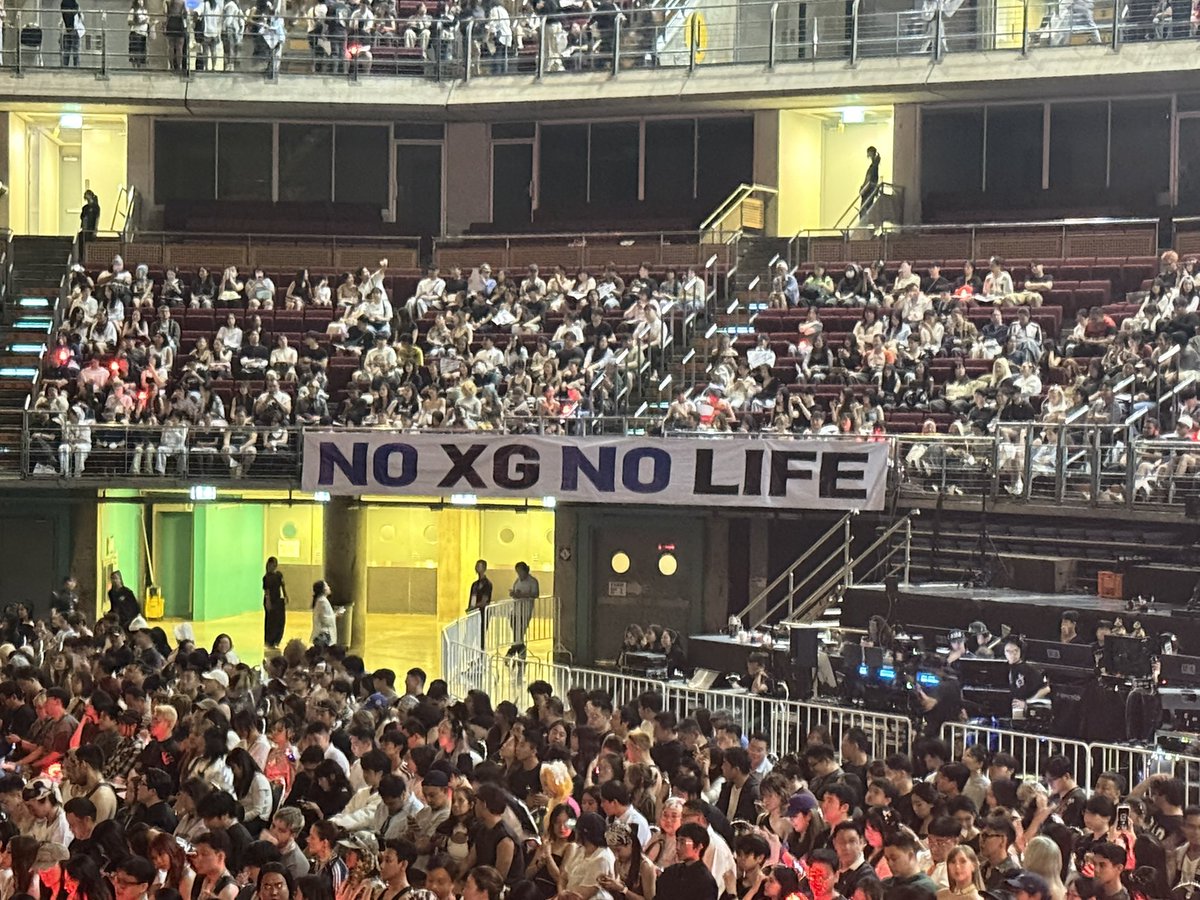 taco_alphaz's tweet photo. ライブ終わってやっとそれっぽいことに参加した🇹🇭ほんと今日、日本語喋れたのうれしすぎて興奮！
これから動画見返してちょっとしかないけどシェアします、タイもXGも最高😭🤍💛🩵💜🧡❤️💚🐘🇹🇭✨ https://t.co/ly7rx7Wqiu