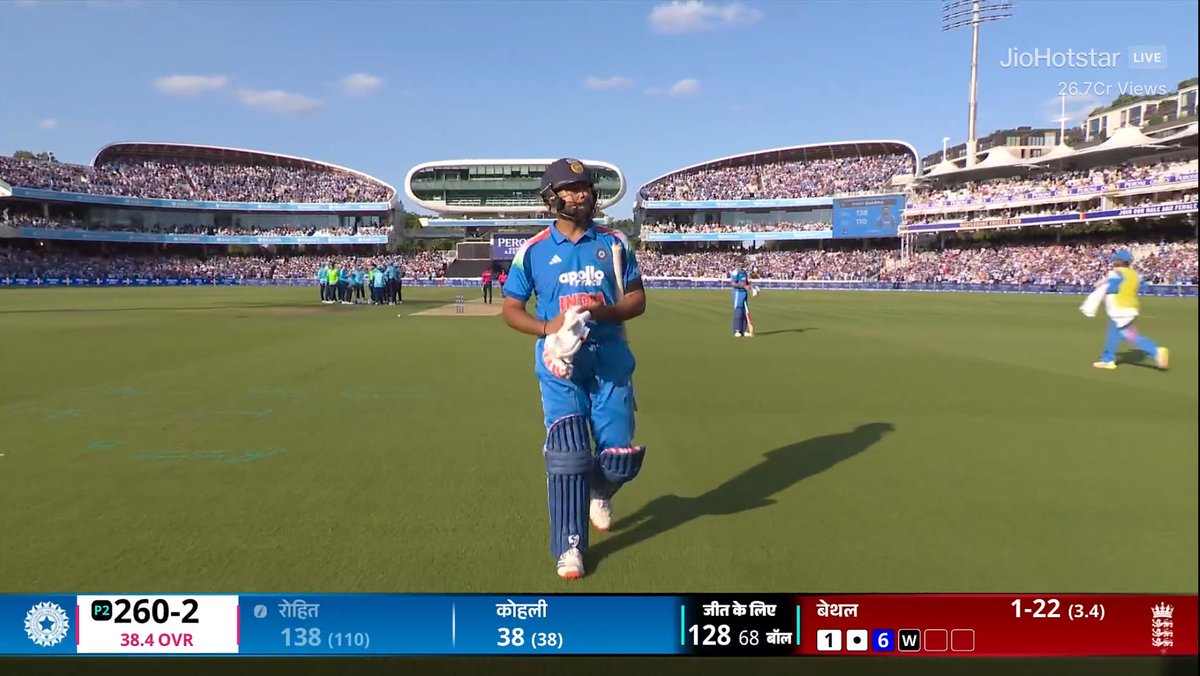aryaspious's tweet photo. very well played ROHIT SHARMA 🥹💙 https://t.co/bxBCToNGcE