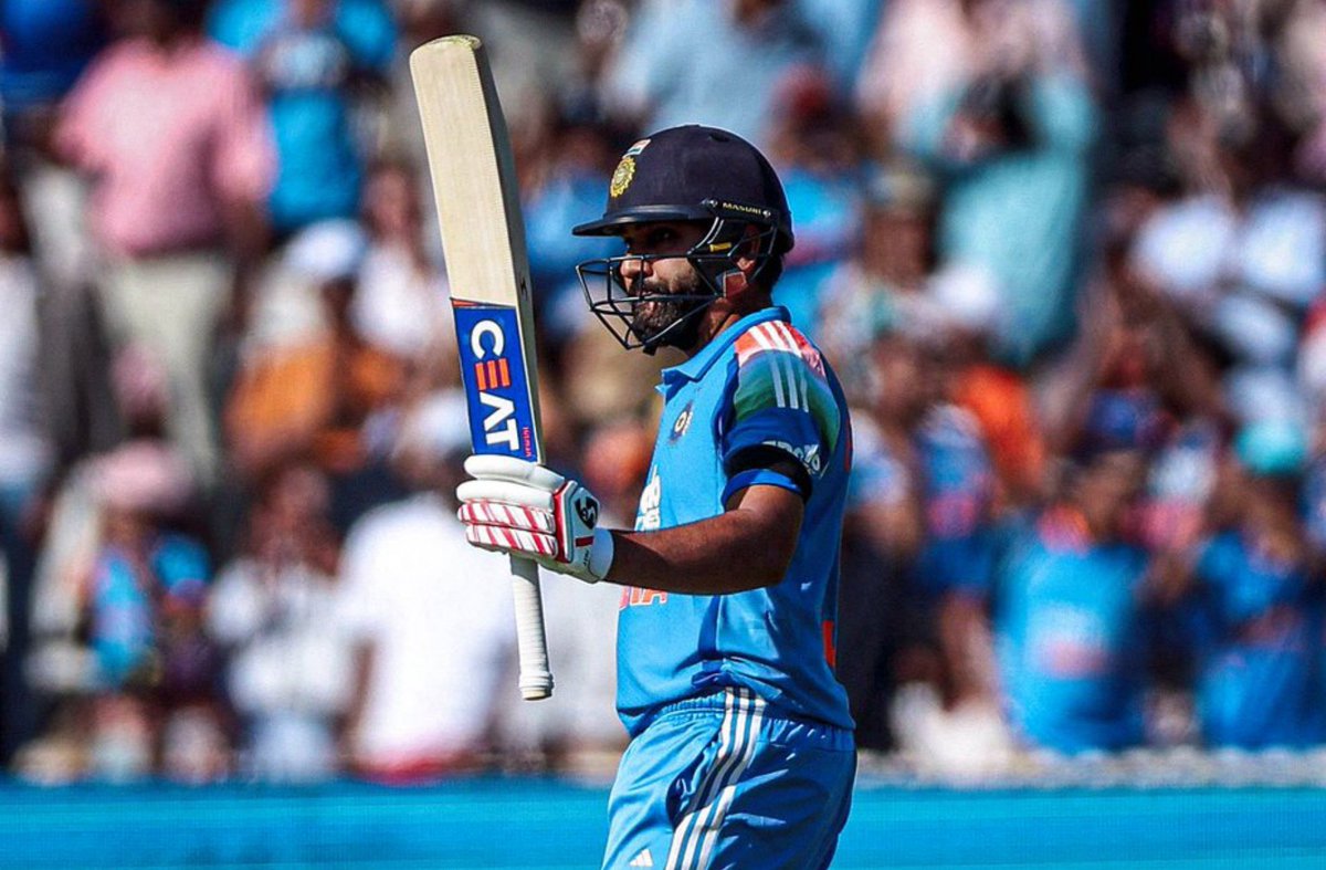 SelflessCricket's tweet photo. Player so GOATed that at the age of 39, everyone expected him to score a 200, that too while chasing the target. https://t.co/FLiMG5vbse