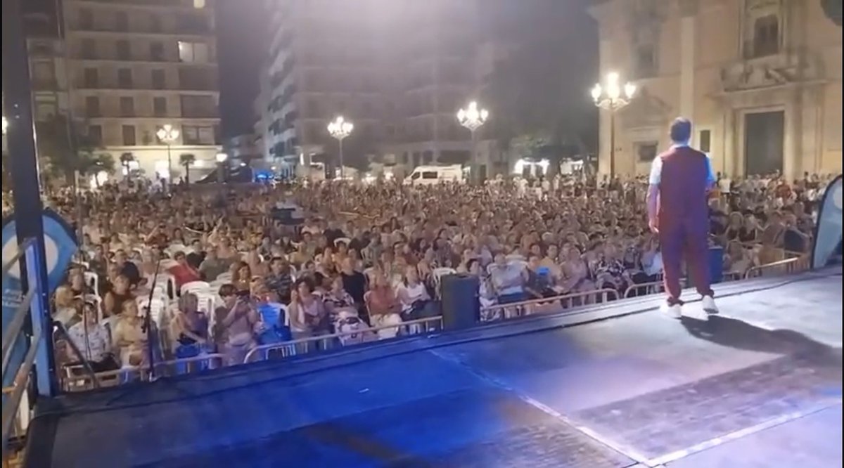 MncGCS's tweet photo. 🎶🎸 La Gran Nit llenó ayer por la tarde y noche las plazas de Valencia con aforos completos.

❤️ Gracias a todos los que ayer quisisteis acudir y disfrutar de los espectáculos programados…en una jornada magnífica!! https://t.co/pM7LbNiTiC