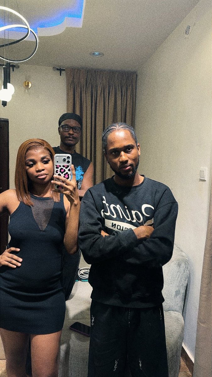 FGirlrita's tweet photo. I MET MY OLDEST FRIENDS ON THIS SPACE @sahmeeywurld @manager_kayzeed 
Thanks fr visiting
Who remembers the real Sahmeey?@sahmeeywurld over 2.5 2nd half lord https://t.co/AoeTRQfdyX