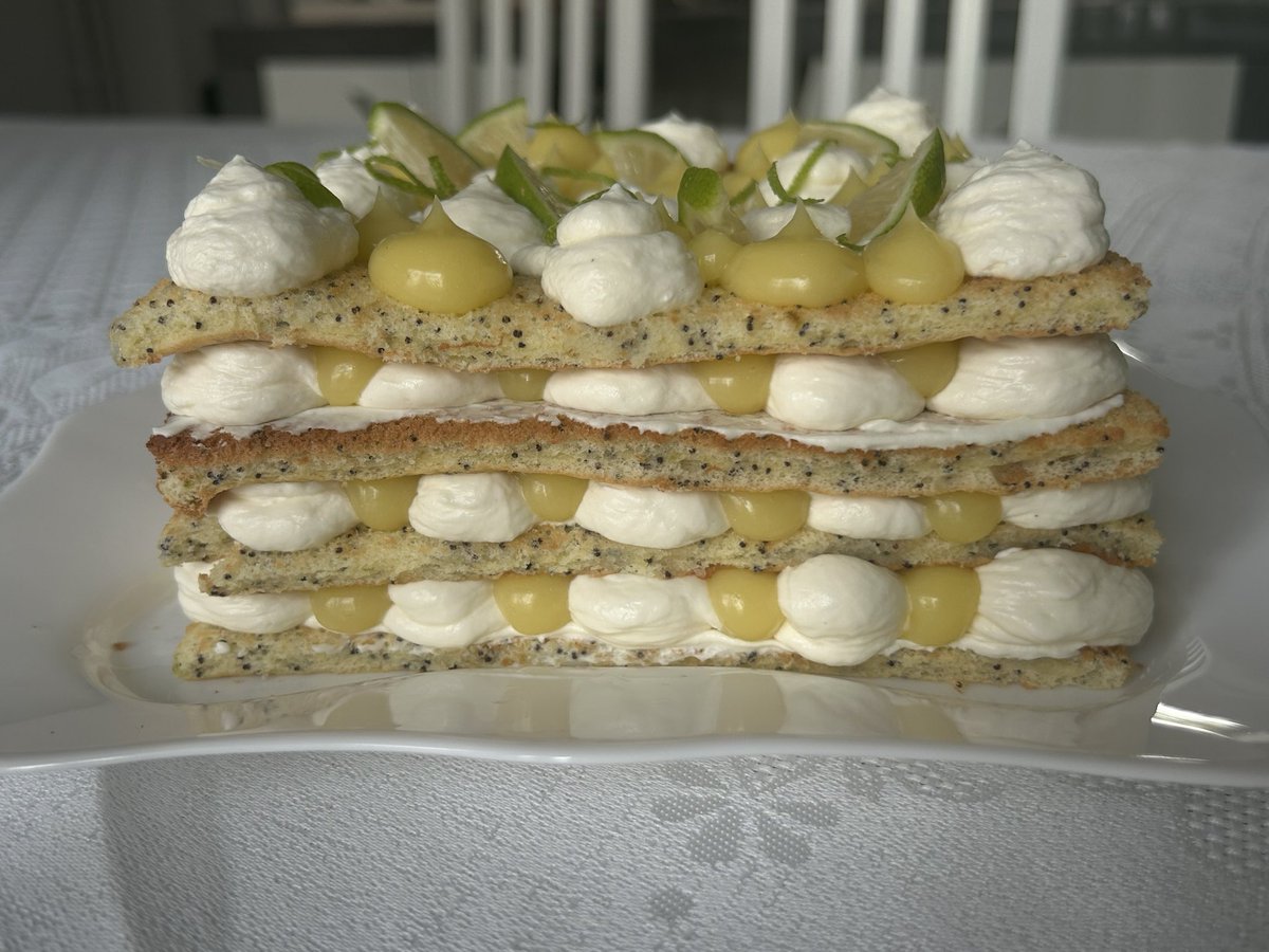 maisstarrkey's tweet photo. citron pavot huile d'olive 😋 (j'ai cook smr) https://t.co/xea6FZbXgz