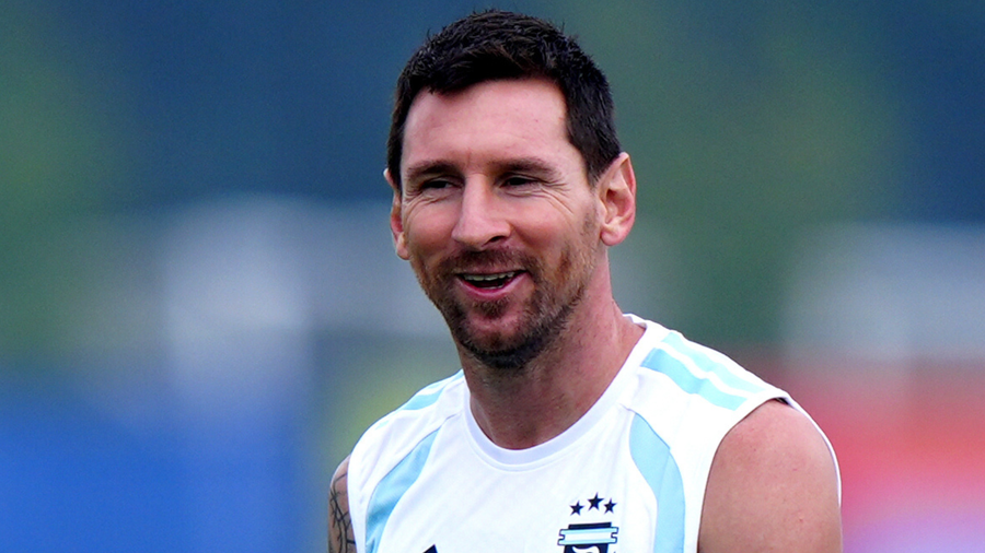 samadismail109's tweet photo. Spain vs. Argentina: Keys to the game: Will a battle between Lionel Messi and Rodri define the World Cup final? Read more news: https://t.co/iqjJCCmFGP
#WorldCupFinal
#WhenDoesTheWorldCupStart
#WhatTimeIsTheFIFAGameToday
#HowToWatchWorldCupFinal
#WhatTimeDoesTheWorldCupFinalStart https://t.co/NBSRm2jr8x