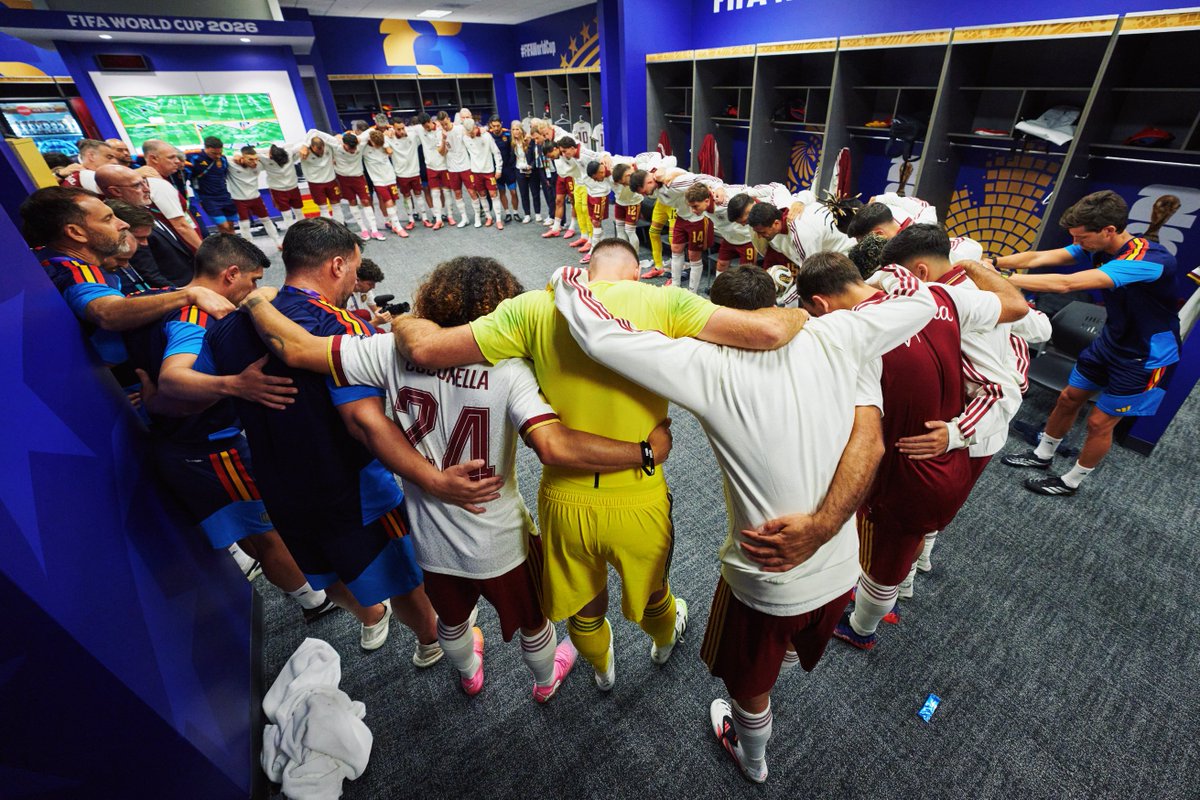 PueblaEF's tweet photo. 🇪🇸 ¡A por la segunda estrella! ⭐🏆
Desde la #EFP mandamos toda nuestra fuerza y aliento a la @SEFutbol en la gran final del Mundial. ¡Hacednos volver a vibrar, campeones! ¡Estamos con vosotros! 🙌
💓 #ElLatidoDeUnPueblo
💪 #VMP 🔵⚪ https://t.co/hSyM4t6UVR