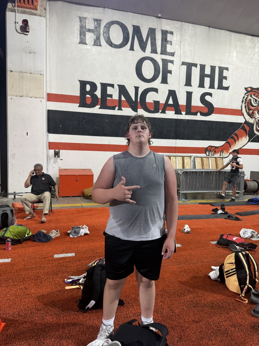 HenryPickardOL's tweet photo. Just back to Oregon after a great @BengalGridiron camp. Had fun competing, seeing the stadium, and meeting the coaches. @Coach_JHughes @CodyHawkins @CoachJT_ISU @CoachRandall_ @CoachMo_ISU @KeanonLowe @OAPLC @AndrewNemec @JordanJ_ @BrandonHuffman https://t.co/XCLgnbyCeO