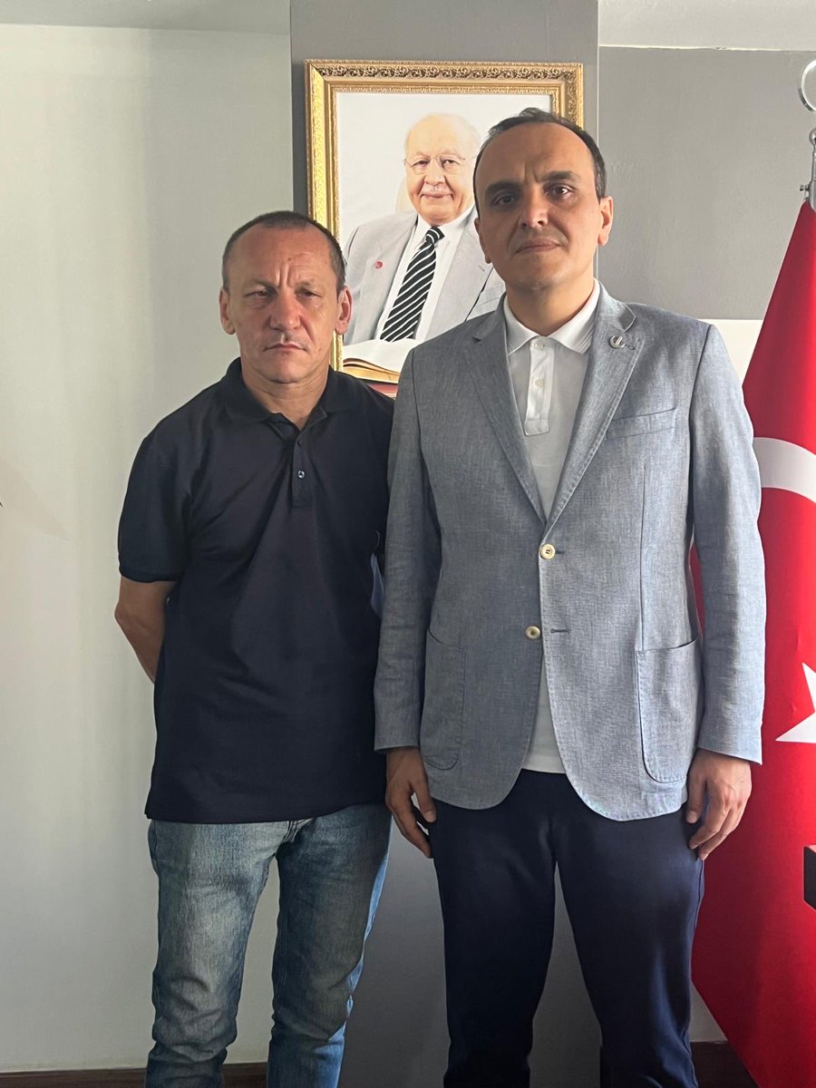 muratbasgop's tweet photo. Kazım Karabekir Mahallesinden hayırlı olsun ziyaretine gelen Yasin Önal beyefendiye nazik ziyaretleri için teşekkür ederiz. https://t.co/ieyPhgiIgM