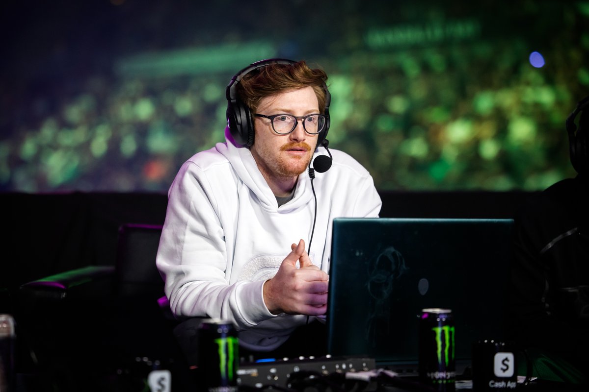 CODLeague's tweet photo. BIG shoutout to every watch party, whether you're here in the venue or watching from home 🤝 https://t.co/AURmriBN0A