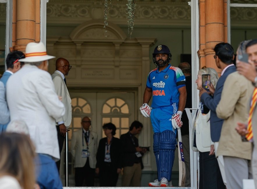 R09hit's tweet photo. Lords Called, Rohit Answered 😎
First Indian to score an ODI century at Lord's ...@ImRo45 
8th ODI century in England.. https://t.co/XQpxFDtYPa