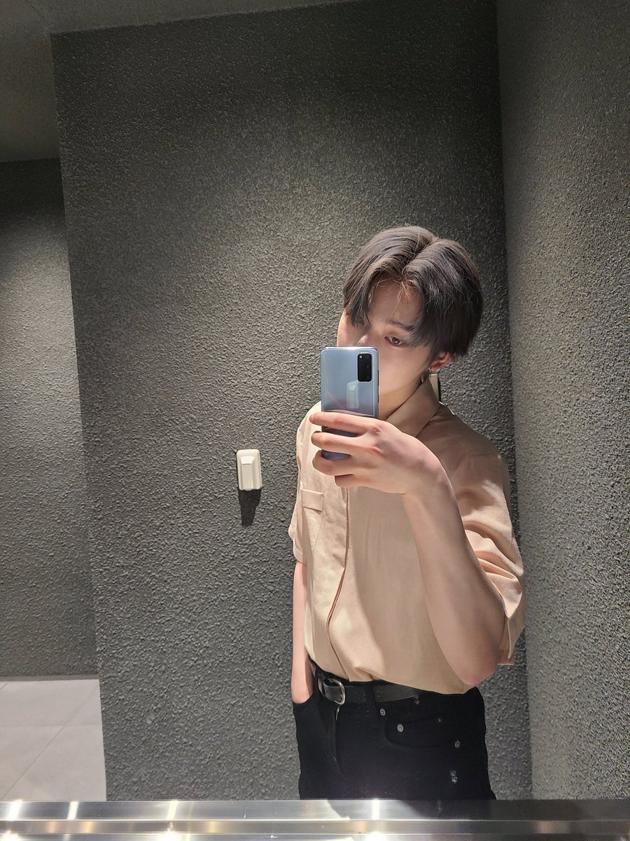 yearlyenhypen's tweet photo. sunoo via twitter 5 years ago today with "ENGENEs!! It was so nice to meet ENGENEs today through Kiss The Radio &amp; see you next time hehe sleep now! Goodnight  💤

#ENHYPEN #SUNOO #Dekira #ItsBeenAwhile #IWantToGoAgain_NextTime[..]"(5th august 2021)
trans:enhypenupdates https://t.co/YDQZx6Bpif
