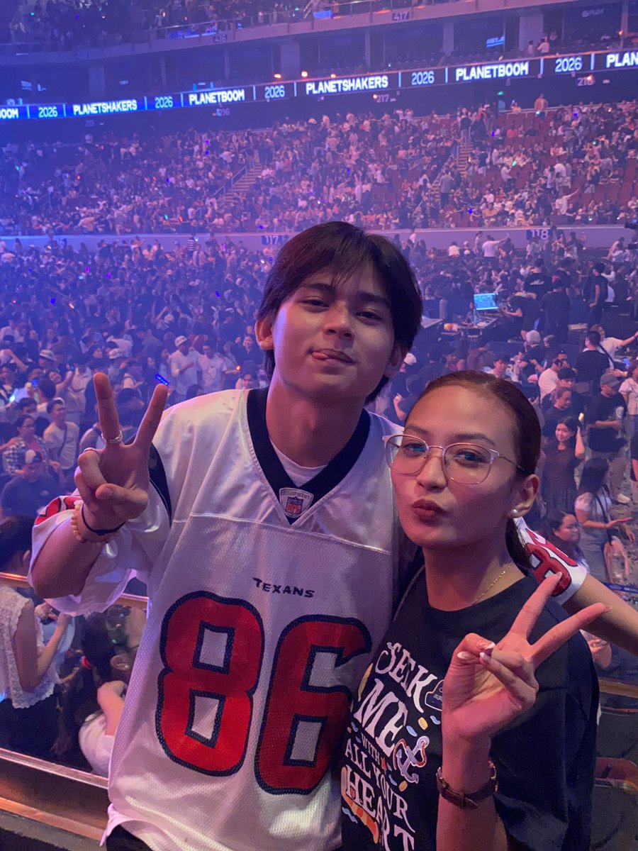 gel_forash's tweet photo. Ash &amp; Kurt at the Planetshakers’ Day 3 Concert!🤍

as a fan from mindanao, im beyond happy to finally meet them in person😭🫶🏻 grabe talaga nginig at kilig ko pagkita ko na same section yung seats namin😭😭😭😭

BEST BDAY GIFT! AMEN AMEN TYSM, LORDDD!🥹🫶🏻 https://t.co/EagdzLnSfO