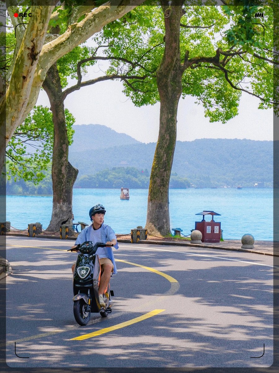 stella__g1's tweet photo. Just finished a quick 20km bike ride along the riverfront — fresh air and warm sun make the weekday commute feel like a little adventure!， https://t.co/5sEmATzcLr