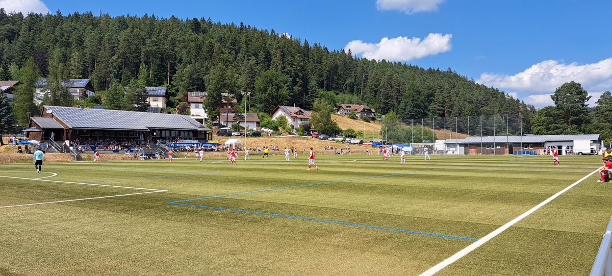 The_PenaltySpot's tweet photo. 2026 MATCH OF MY DAY (35):

🗓 Zondag 19 juli 15.00 uur
⚽️ Oefenwedstrijd
🇩🇪 FV Tennenbronn - FSV Denkingen :  6-1
🏟 Sportplatz am Schächle (1e vinck) 
 
#Groundhoppen #Groundhopping #Stadion #Stadium #Zwartewoud #Tennenbronn https://t.co/9k7iW06Kf0