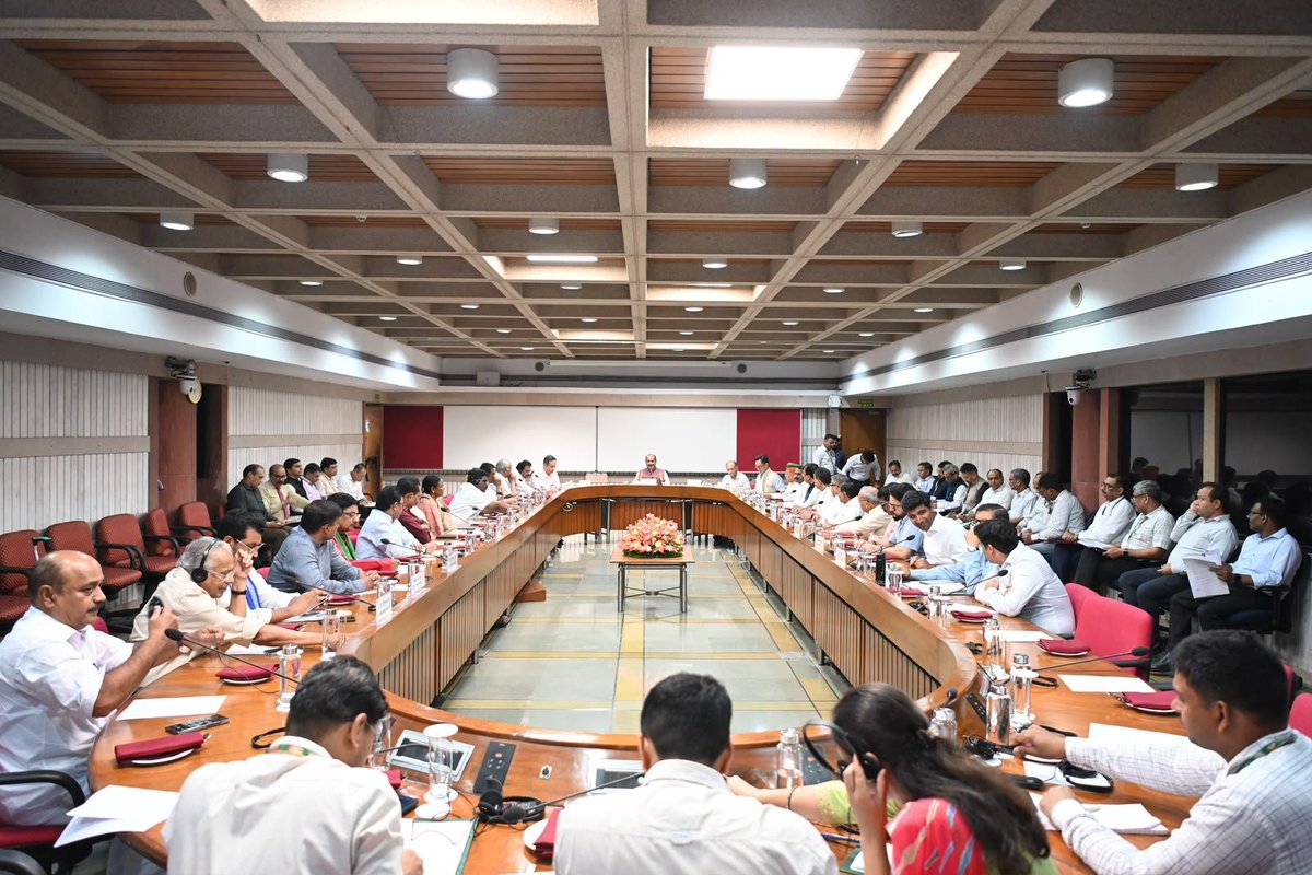 ParthAmol's tweet photo. Lok Sabha Speaker Om Birla calls Business Advisory Committee meeting ahead of the Monsoon Session of the Parliament. https://t.co/zruELIenWG