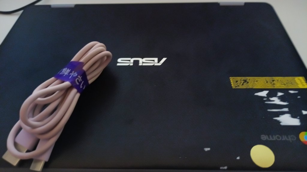 Asusの古いChromebook（多分Giga Schoolで使った奴）が3300円だった