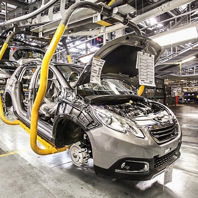 choquei's tweet photo. 🚨AGORA: Montadoras anunciam novos investimentos em veículos híbridos e elétricos na América Latina, com foco no mercado brasileiro. https://t.co/RzDDOEY9Ao