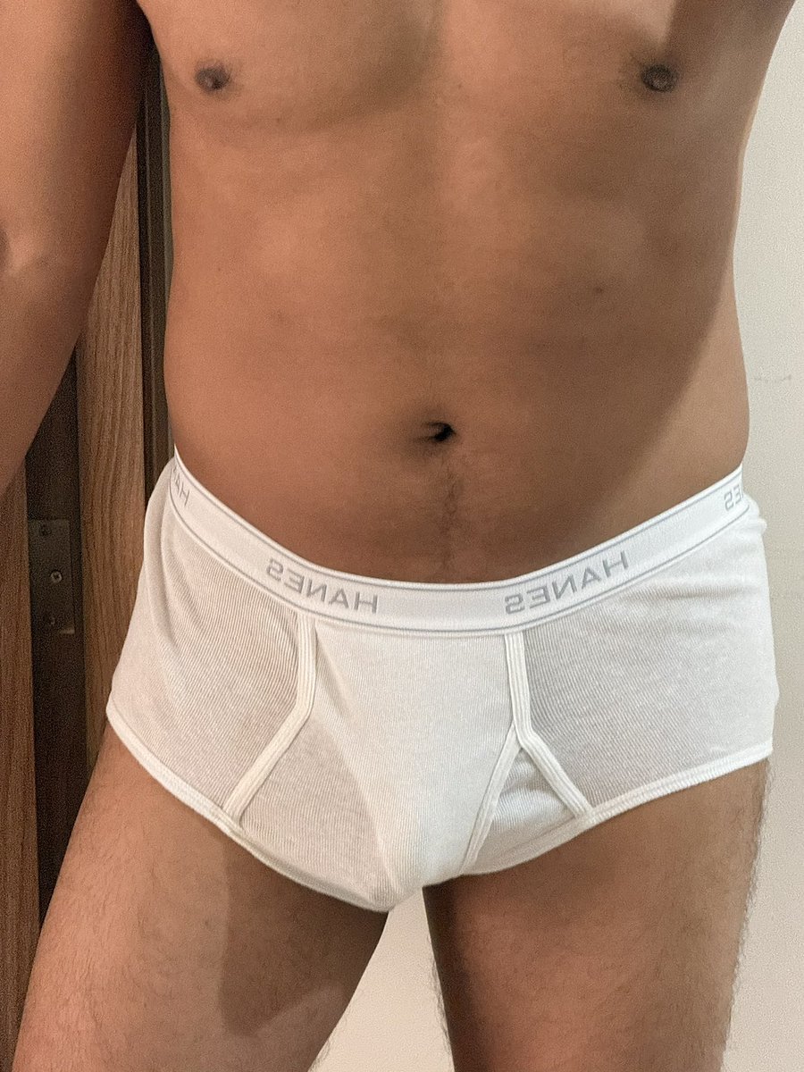 randomguy201635's tweet photo. Hey chicos, ¿que les parecen mis calzones 🩲🤓?, uffff por cierto creo que me hace falta un masaje, quién me ayuda✌️#wata #daddy #stedfather #sted https://t.co/wGqEKbR9UU