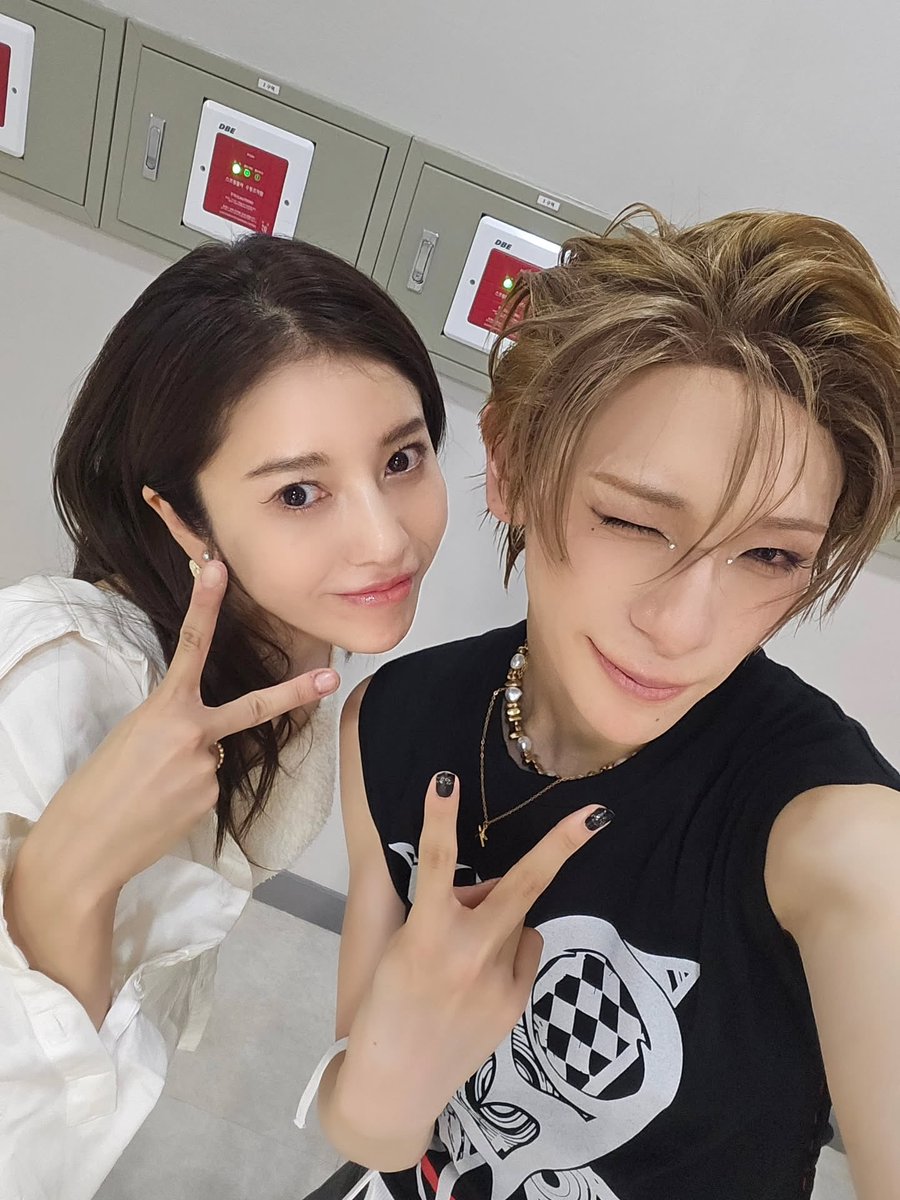 sst_blingbling's tweet photo. 📸 From Pile (@ pi_channnn52) IG

Japanese singer, voice actress, and actress Pile, who is currently based in Seoul, attended XLOV’s July 18 concert in Seoul and shared photos from the event.

She wrote that the members have become “like precious family” after knowing them for years, praised HARU, RUI, and HYUN, and wished XLOV good luck for their Tokyo concert on July 26. 🥹🤍

#XLOV #엑스러브 #WUMUTI #우무티 #RUI #루이 #HYUN #현 #HARU #하 #Serving_X

 https://t.co/gGEJxing7c