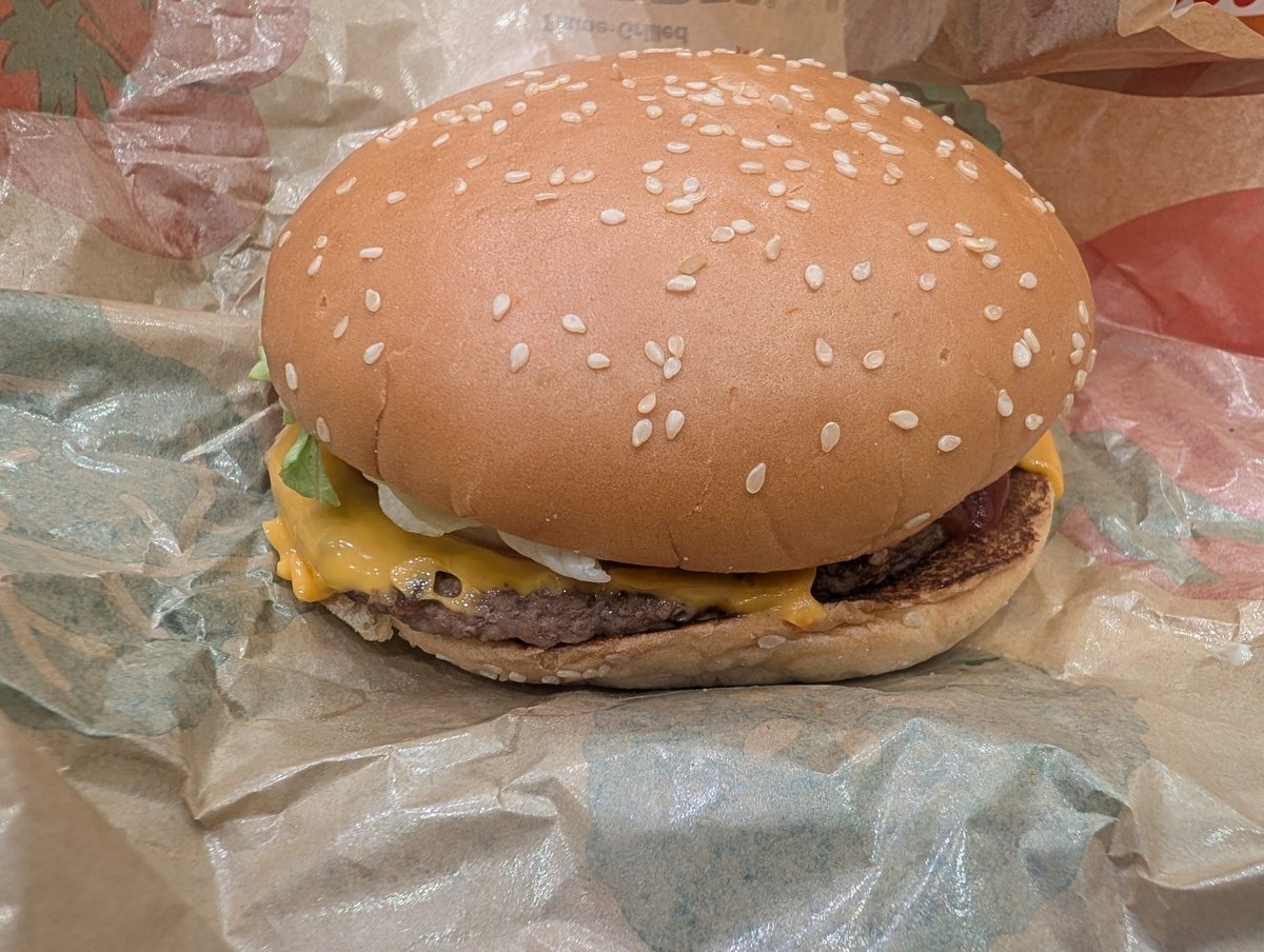 kobakk4's tweet photo. 久しぶりに食べたけど
バーガーキングはハンバーガーが大きくて満足感があるな😁 https://t.co/OE6gWXpyXt