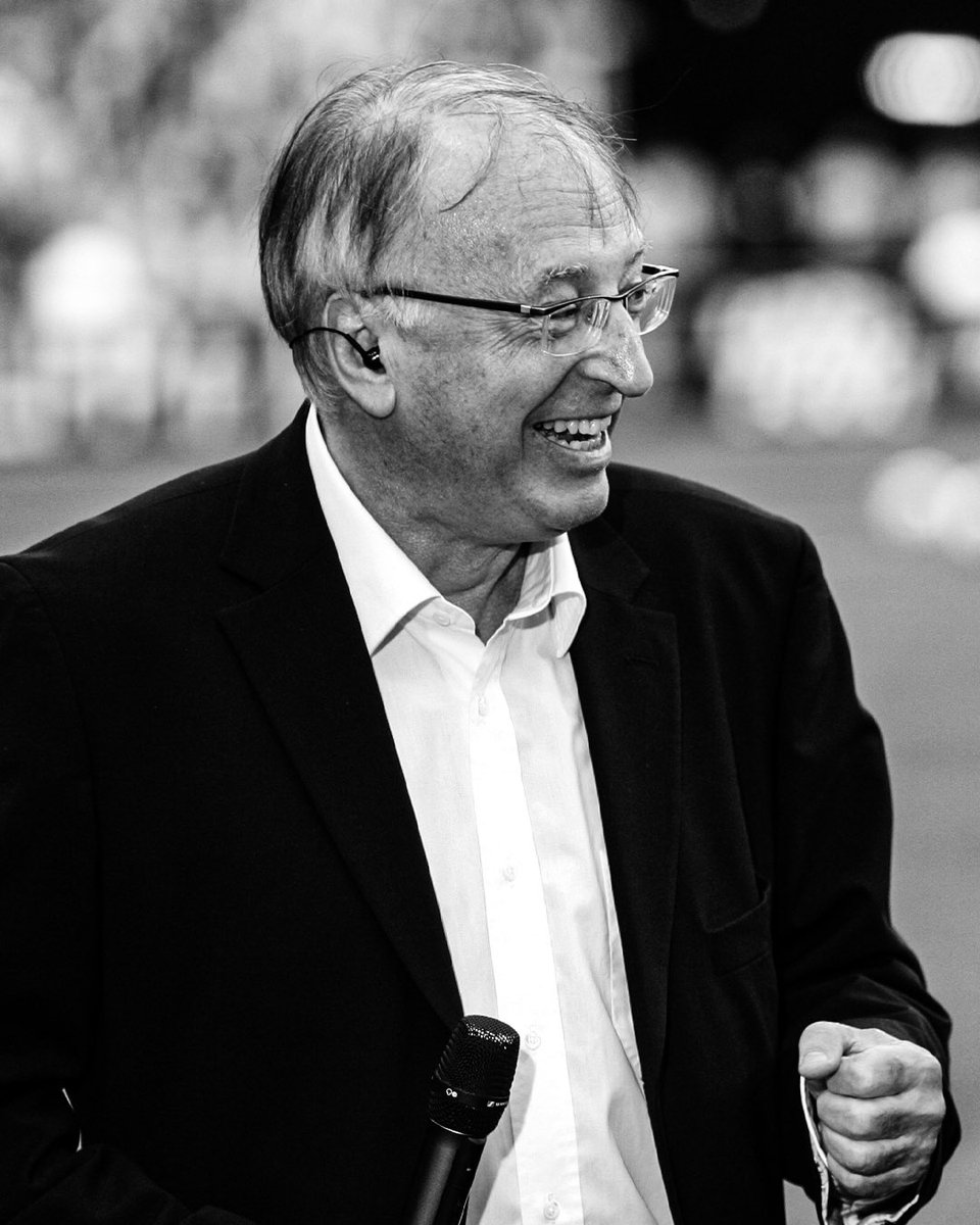 asnlfans's tweet photo. C’est avec une grande tristesse que nous apprenons la disparition de Gérard Parentin, dirigeant historique de l’AS Nancy Lorraine, à l’âge de 80 ans.

Président de l’ASNL de 1990 à 1994, il a ensuite accompagné Jacques Rousselot pendant plusieurs années avant de devenir directeur général du club jusqu’en 2008.

Les plus anciens supporters se souviendront également de lui en tant que speaker dans les années 80, mais aussi pour sa célèbre phrase : « Formidables supporters de l’AS Nancy Lorraine, êtes-vous là ? », lancée notamment au Stade de France le 22 avril 2006. 

Nous ne vous oublierons pas. Reposez en paix. 🕊️❤️🤍