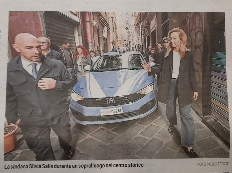 MarcelloCresce2's tweet photo. La Salis passeggia nei vicoli di Genova sventolando lo slogan che Genova è sicura. Da quello che vedo cè qualcosa che non mi quadra. https://t.co/2rnSQOKEyH