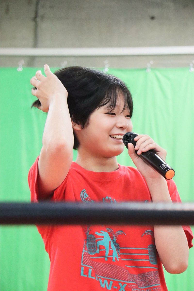 yasuiku2's tweet photo. 2026.7.19 #LLPW_X  「道場スパーリングイベント ～わかなMC〜」

本日のMCは、わかな選手😊
クイズマッチでは、国語・算数・地理・英語から絶妙な問題を出題✨
わかな選手の笑顔もたくさん見られて、とても楽しい素敵な企画でした👏👏👏

#わかな
#LLPW_Xテッペンとるぞ計画 https://t.co/8gaxaOZepk