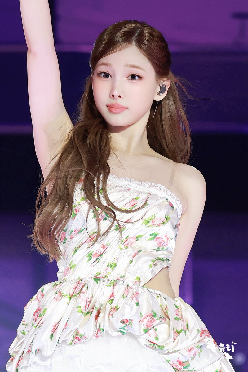 nacutie_ny's tweet photo. 260711

#나연 #NAYEON #ナヨン
#TWICE #트와이스 https://t.co/dKX421Jctf