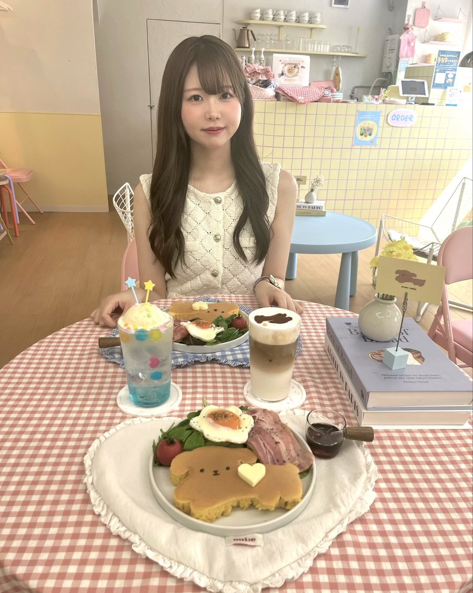 cocoapaa's tweet photo. わんちゃんも入れるカフェでまたーりしたよ🤍
途中お話したトイプのお姉さんかわいかった🐩 https://t.co/nZiLmvVXxo