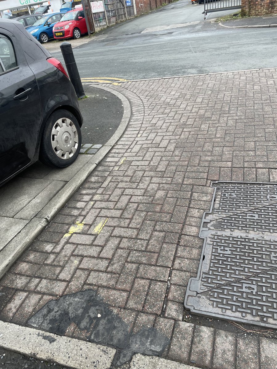 cllrsvohra's tweet photo. (5) incomplete/missing double yellow lines at junction of Castleton Road and Skeffington Road reported 19/2/26 (Ref 5341701) - still not done @LancashireCC - what’s the timeframe? https://t.co/g0yWnOLTnc