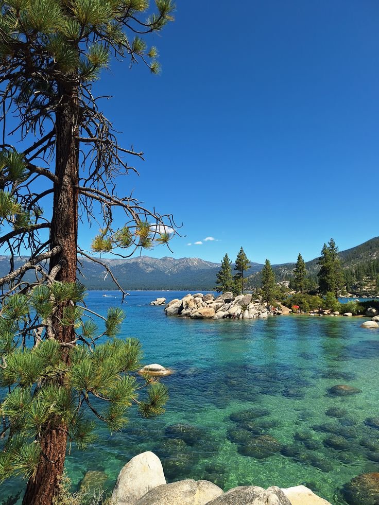 cities_pleaces's tweet photo. Lake Tahoe, California https://t.co/CJeFtl5HsN