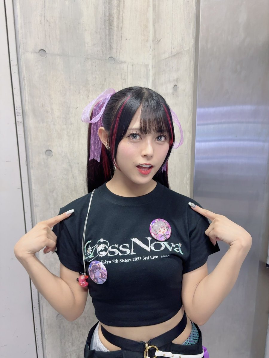 IchikaTachibana's tweet photo. アンコールTシャツ
Roots.は絶対黒がいいいい🥺
っておねだりして黒にして頂いたの
いつもありがとうございます✨

衣装さんがちびTにしてくれて
キラッキラぎゃるTにしてくれて
とっても気に入ってる🪩✨

いいでしょーーーーー😇😇😇

#2053_3rd 
#ナナシス
#t7s https://t.co/kzmwIQcqd3