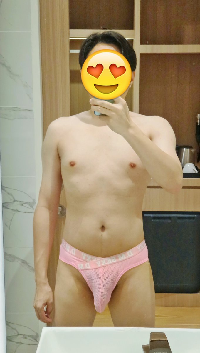 EasonJack56877's tweet photo. 喜欢这件粉色艳丽的DM Sexy内裤，网状条纹的面料，透气又若隐若现😈
#DMunderwear #内裤控 https://t.co/QsoxK8DOQ4
