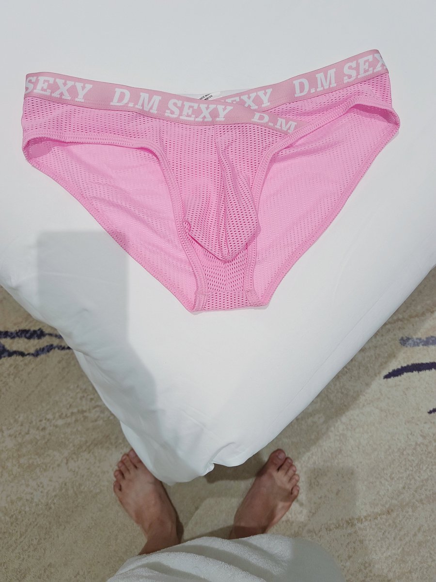 EasonJack56877's tweet photo. 喜欢这件粉色艳丽的DM Sexy内裤，网状条纹的面料，透气又若隐若现😈
#DMunderwear #内裤控 https://t.co/QsoxK8DOQ4
