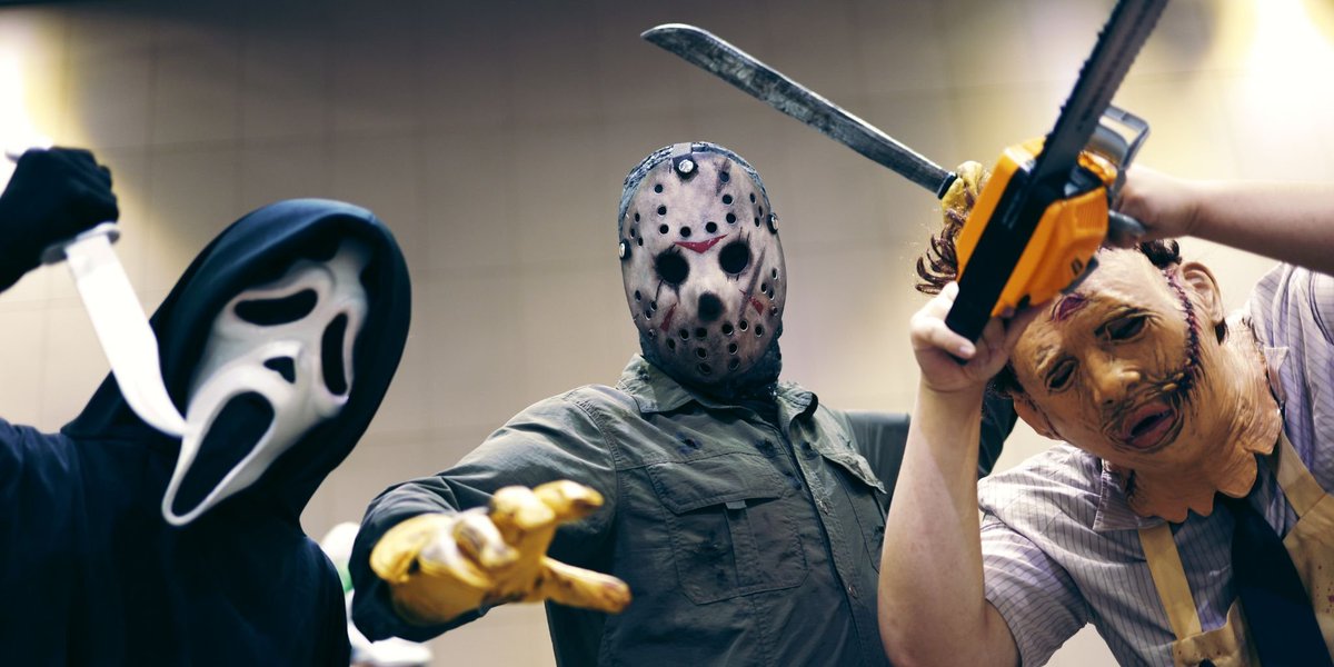 GhostfaceloverO's tweet photo. "😈Surprise! A little blood, a little death... just for you!🔪"
.
.

(📸: @zehan0330 )
.
.
#Scream #cosplayer #slasher #Ghostface #jasonvoorhees #leatherface #7서코 https://t.co/RMSfLGTYGo