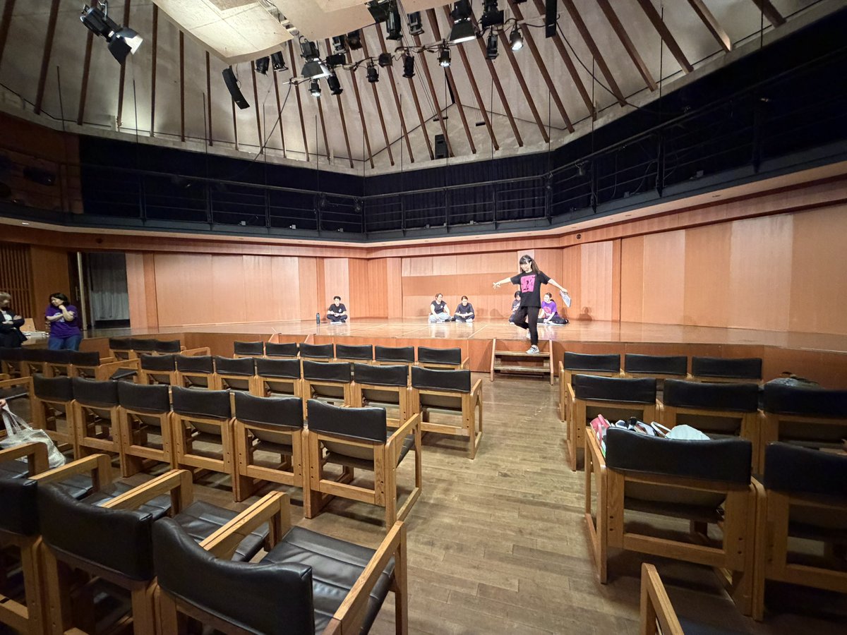 take_to_you_'s tweet photo. 🌟本日の稽古🌟

ホールを使っての通し稽古！
練習室とは違う感覚で距離を掴んだり出はけを確認したり！ホールでの練習が出来て良かったです！通しができた分、まだまだ課題は沢山ですが、絶対良い作品になる！良い物をお届けできるよう残り2週間頑張ります！
 #武豊町民劇団  #TAKETOYOU   #時間時計 https://t.co/cHj2VyqLF1