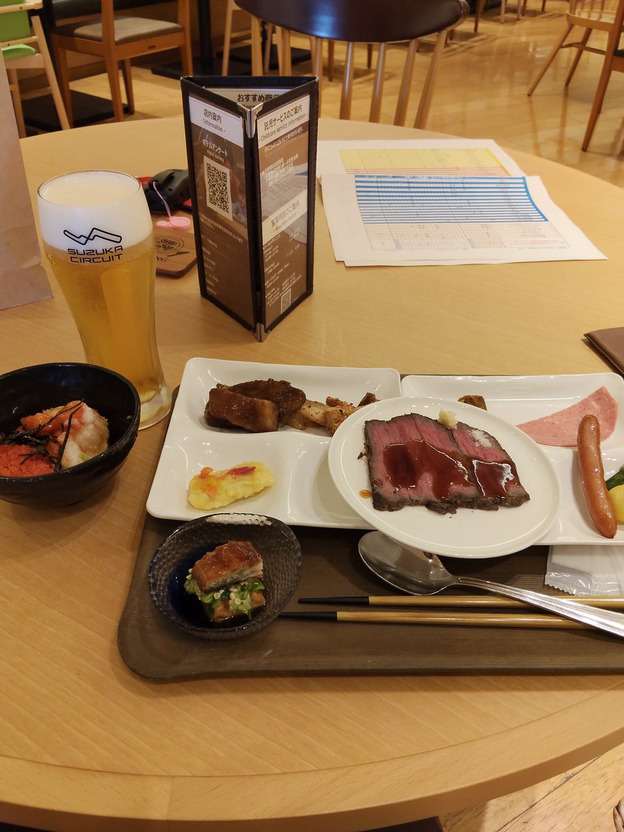 SATO1106's tweet photo. 私はバイキングを食べます😋 https://t.co/QQzP4ixFB9