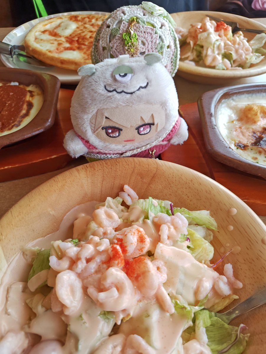 temari1100's tweet photo. 地元で爆食会🍕🍝🥗

ワイがあまりにもトンチンカンな件について御教示いただくの巻

今年に入ってから色々なことが立て続けに起こり常に何かに追われているような日々を過ごしております🌀🌀
夏バテ先取り体調も綱渡りではありますが食欲は1ミクロンも落ちないという(謎)

#うどまり https://t.co/oauqYzBsKn