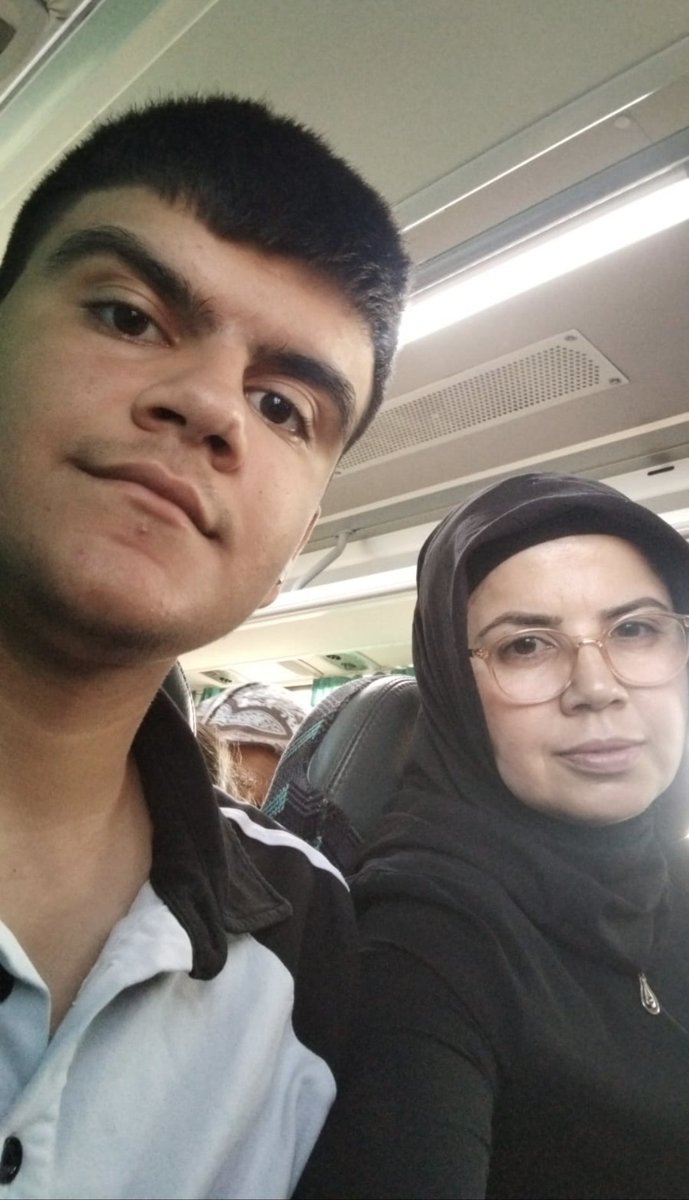 Umidi1985's tweet photo. @MerihErdinc Annemi yakaladım sohbet etmek isteyenler yazsın bana https://t.co/mY8Xhl9tz2