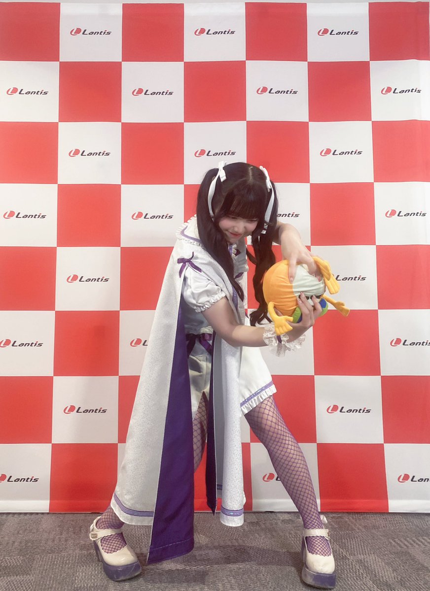 hinano_sak122's tweet photo. #LantisDAYZ  DAY2
ありがとうございました🎤

ステージから1人1人のお顔、ちゃんと見えてましたよ〜！
会場のどこを見回しても楽しそうな姿がいっぱいで嬉しかったなぁ🪄︎︎✨️

改めて「#前橋ウィッチーズ」って最高すぎ！！
開演前の影ナレもありがとうございました💜

新里アズ役 咲川ひなの https://t.co/iNHzaT004O