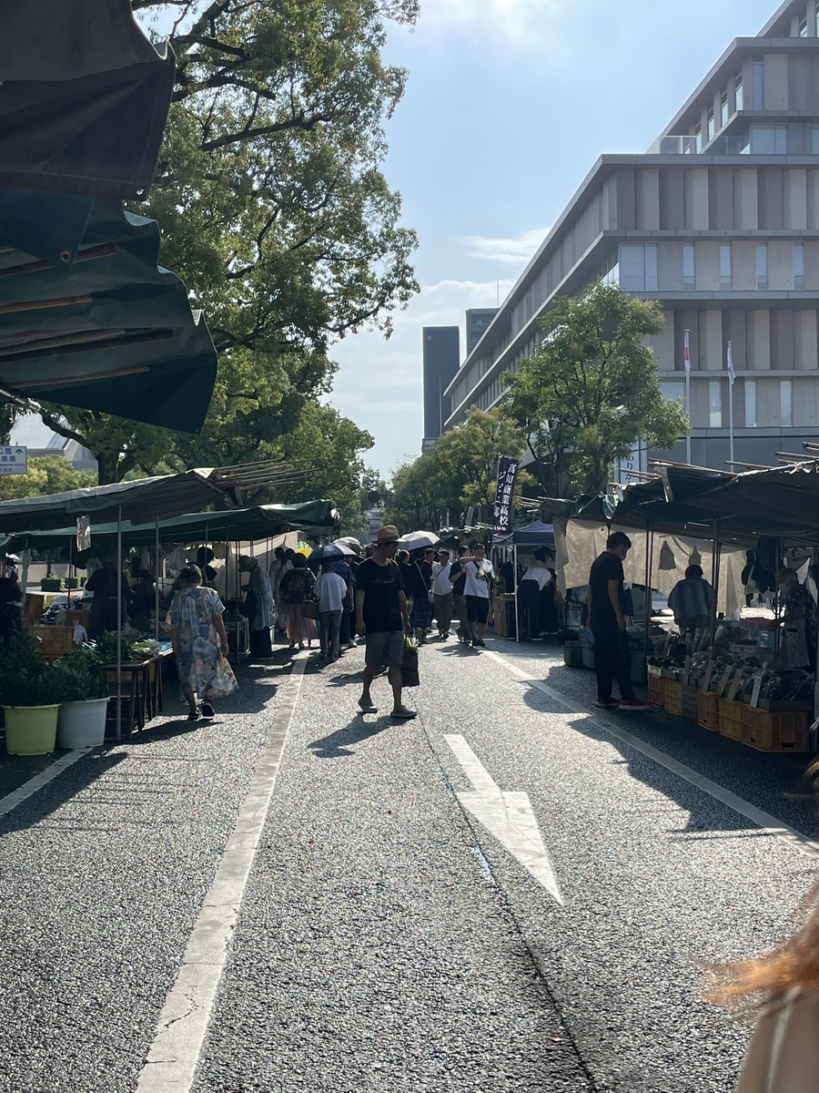 sunggyu11's tweet photo. 今朝は早起きしてチョビちゃんと
高知の日曜朝市へ☀️

高知名物をたくさん食べて満喫✨
想像以上の賑わいで
全国からたくさんの方が訪れていて
とても楽しい空間でした😊💓

ただ、とにかく暑かった…🥵
皆さんも熱中症には
気をつけてお過ごしください🍀 https://t.co/f36apv6jDM